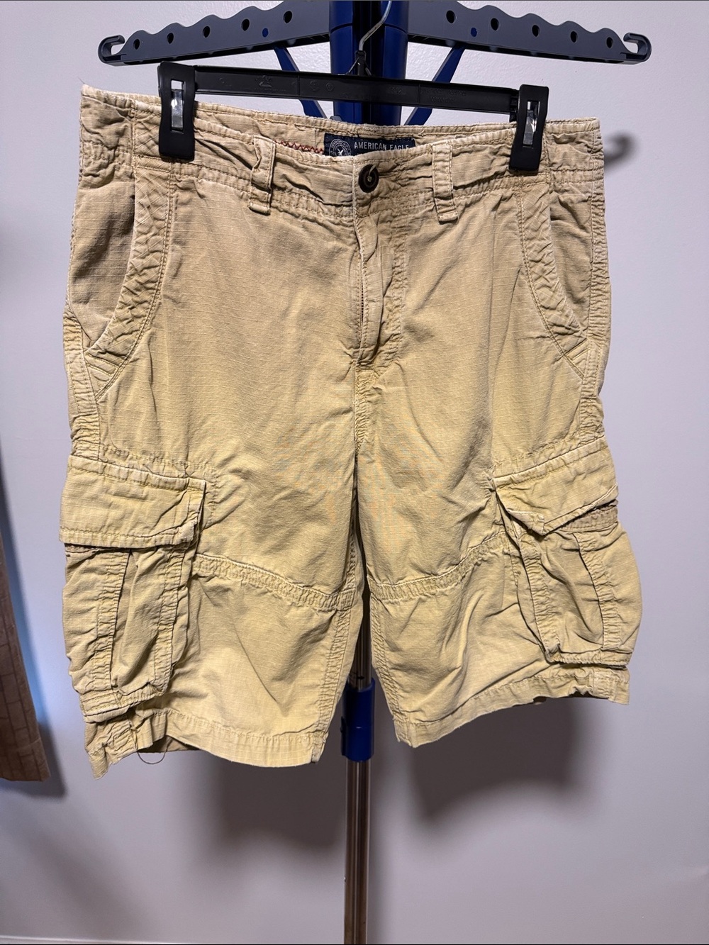 American Eagle Outfitters Men's Cargo Shorts - Light Khaki